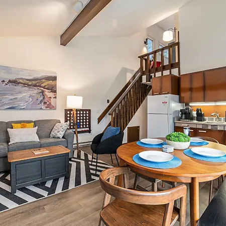 Cozy Lakefront Home In Gaylord, Mi